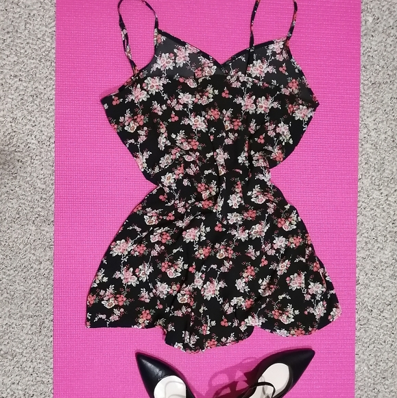 Moiety Romper - Picture 2 of 5